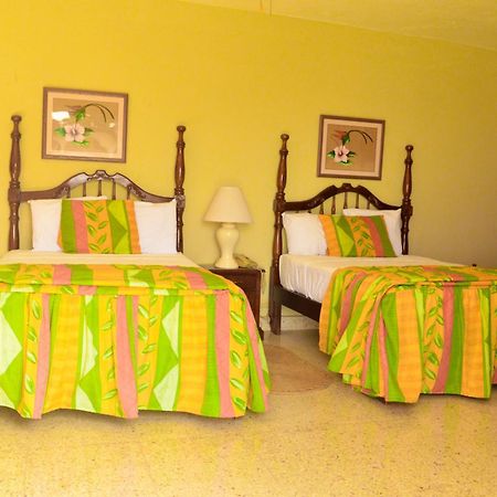 Sahara dela Mer Inn Montego Bay Eksteriør bilde