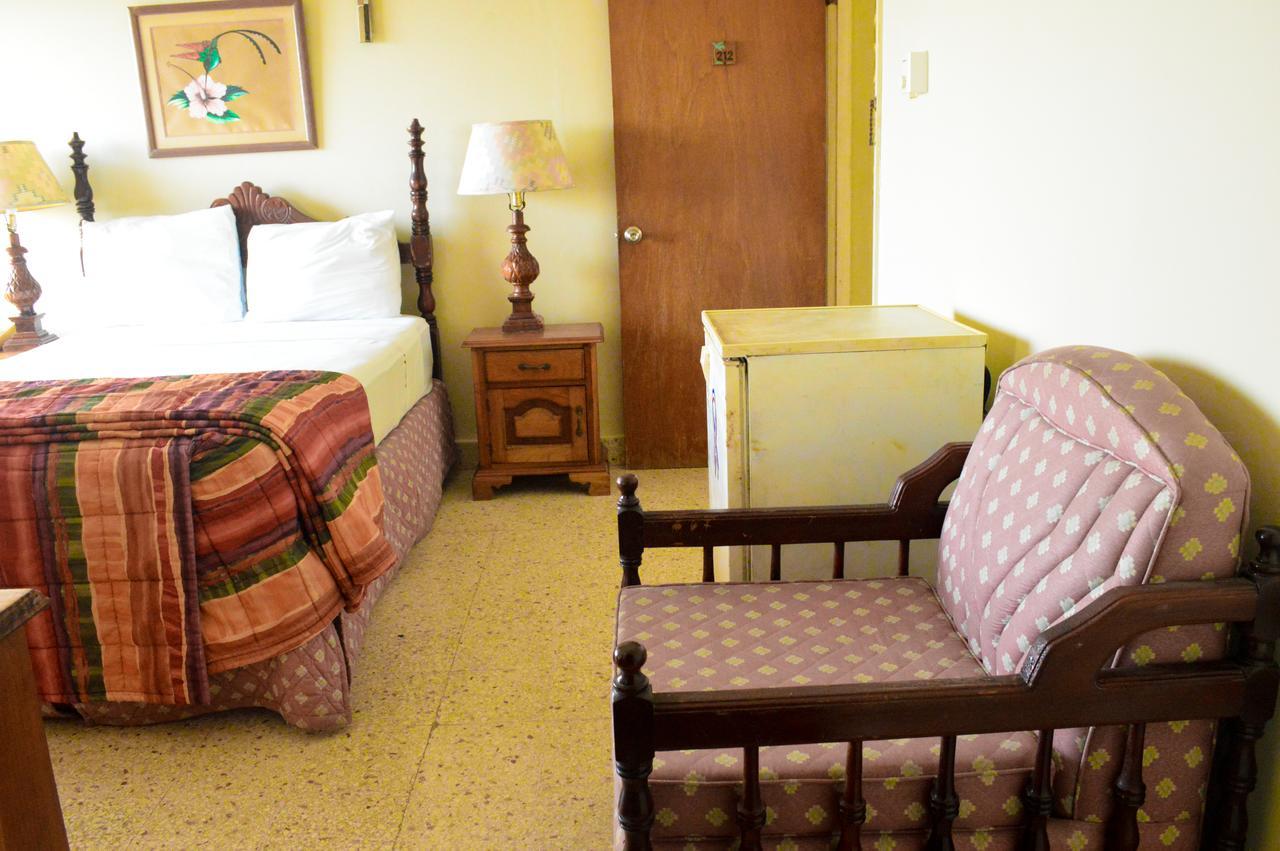 Sahara dela Mer Inn Montego Bay Eksteriør bilde